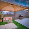 Отель Cozysuites Luxe 3BR Uptown Home Great Rooftop, фото 13