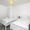 Отель Guestready - Modern 2BR Home in Salford, фото 11