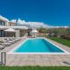 Отель Modern holiday home in Novigrad with swimming pool, фото 32