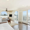 Отель Shoreline by Avantstay Spectacular Beachfront Home w/ Fire Pit, Spa & Pool Table, фото 40