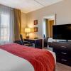 Отель Comfort Inn & Suites near Six Flags, фото 18