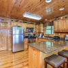 Отель Majestic Mountain View by Heritage Cabin Rentals, фото 10