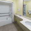 Отель Days Inn & Suites by Wyndham Union City, фото 8