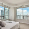 Отель QuickStay - Beautiful Toronto Condo, City Views, фото 3