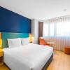 Отель Holiday Inn Express Taichung Fengchia, an IHG Hotel в Тайчжуне