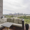 Отель Luxe Downtown Penthouse with City Skyline Views, фото 15