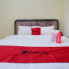 Отель Reddoorz Syariah Near Alun Alun Pacitan 2, фото 12