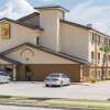 Отель Super 8 by Wyndham Brunswick/St Simons Island Area в Брансуик 