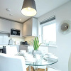 Отель Deluxe & Chic 1 & 2 Bed Apts near Heathrow, Legoland, & Windsor Slough, фото 15