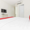 Отель RedDoorz near Pancoran, фото 21