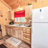 Отель Knotty Pine Chalet - 2br/1ba/walk To Lake And Village/fireplace/wifi/smarttv/barbeque/fencedyard 2 B, фото 4