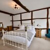 Отель Old Byre is a Stunning Dog Friendly Barn Conversion Sleeps 6 в Райде