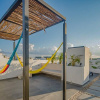 Отель Sunny Private Studio Pool Rooftop Lounge Minutes From the Beach Beaches 5th Avenue, фото 16