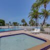 Отель Cozy Jensen Beach Home: Pool Access, Walk to Beach, фото 8