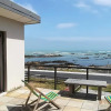 Отель Franskraal-Rustic Family Beach House from R1450 per night, sleeps 6,min 2 nights, фото 1