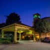 Отель La Quinta Inn & Suites by Wyndham Charlotte Airport South в Шарлотте