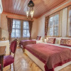 Отель Elegant Room in a historical hotel, фото 4