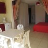 Отель Studio in Le Gosier, With Enclosed Garden and Wifi - 280 m From the Be, фото 13