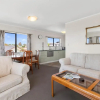 Отель Snells Seaside Bach - Snells Beach Holiday Home, фото 3