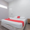 Отель RedDoorz Resort Syariah @ Idelansia Homestay Ciater, фото 38