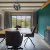 Отель Inviting 5-bed House With Fishing Lake in Devizes, фото 5