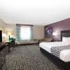 Отель La Quinta Inn & Suites by Wyndham Blue Springs, фото 8