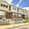 Отель South Philly Townhome: 3 Mi to Center City, фото 1