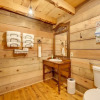 Отель 'antler's Point': Branson Cabin w/ Patio & Hot Tub, фото 6