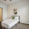 Отель TWO Modern CozySuites at Town Lake 19-12, фото 2