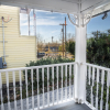 Отель Downtown View Cozy 2br/1ba Home Sleeps 8, фото 8