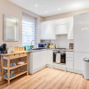 Отель Modern 2 bed Flat, West Kensington, Sleeps 4, фото 1