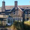 Отель Lovely Large Home 10 Minute Walk to Barmouth Beach в Бармуте