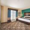 Отель La Quinta Inn & Suites by Wyndham Carlsbad, фото 12