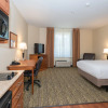 Отель Candlewood Suites Downtown, an IHG Hotel, фото 6