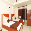 Отель OYO 9765 Hotel Royal Queen, фото 13