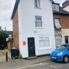 Отель Charming 3 Double Bed Apartment in Tonbridge в Тонбридже