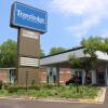 Отель Travelodge by Wyndham Water’s Edge Hotel - Racine, фото 1