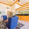 Отель Econo Lodge Inn & Suites, фото 2