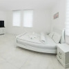 Отель Corso Lux Apartman, фото 4
