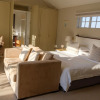 Отель White Lodge Constantia Guest House, фото 3