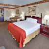 Отель Holiday Inn Express And Suites Watertown, an IHG Hotel, фото 21