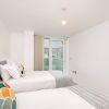 Отель Skyvillion - Spacious 2bed W Balcony In Barnet, фото 3