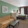 Отель Quality Inn & Suites Airport West, фото 36
