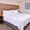 Отель Holiday Inn Express Hotel & Suites Selma, an IHG Hotel, фото 3