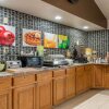 Отель Lexington Inn and Suites, фото 17