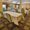 Отель Holiday Inn Express Hotel & Stes Kansas City Sports Complex, an IHG Hotel, фото 24
