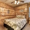 Отель The Wildlife Lodge - Great Location! Close To Tanger Outlets! 5 Bedroom Cabin by RedAwning, фото 12
