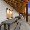 Отель Summer Breeze 9 Bedroom Home by RedAwning, фото 26