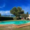 Отель Spello By The Pool - Sleeps 11 - Large Pool and Amenities in Italy - air con в Спелло