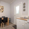 Отель Homely & Central 2 Bed Flat with Parking, фото 9